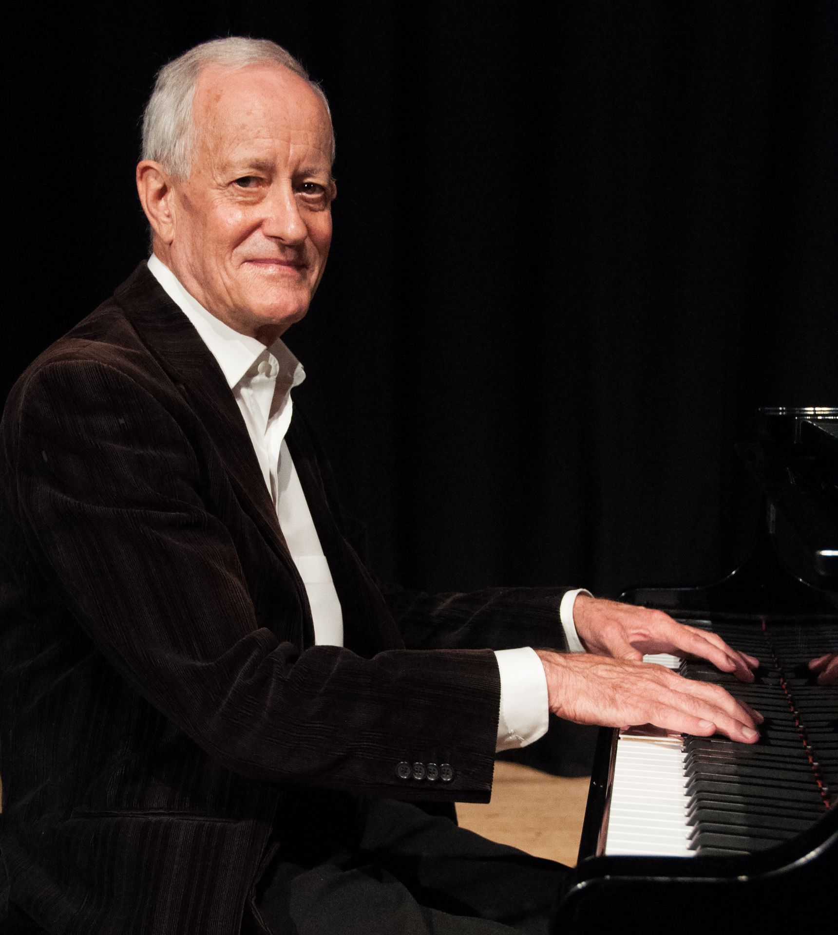 New Zealand Opera School | Bruce Greenfield | Pianist